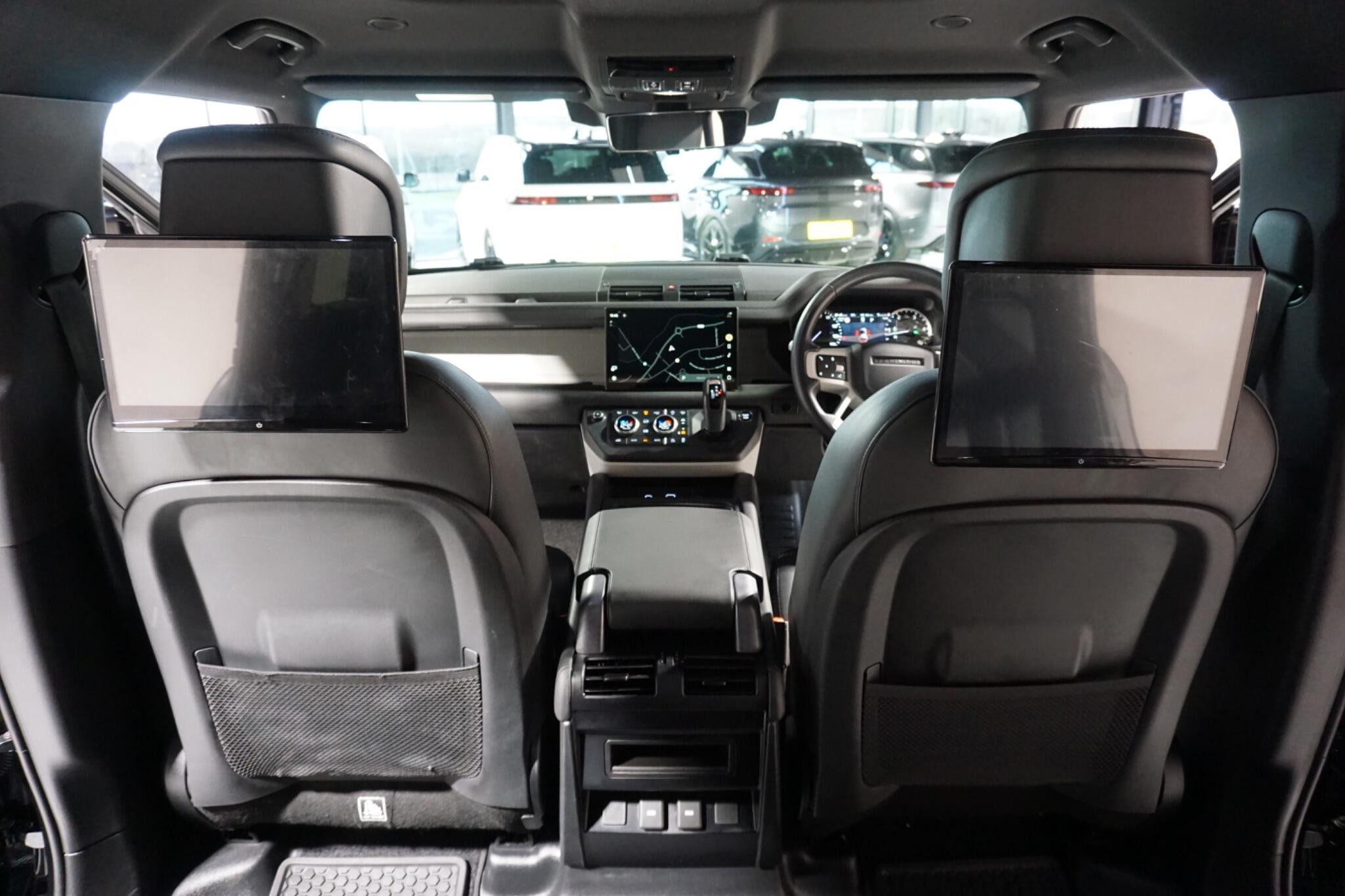 Land Rover Defender 110 3.0 D300 MHEV X-Dynamic HSE SUV 5dr Diesel Auto 4WD Euro 6 (s/s) (300 ps)